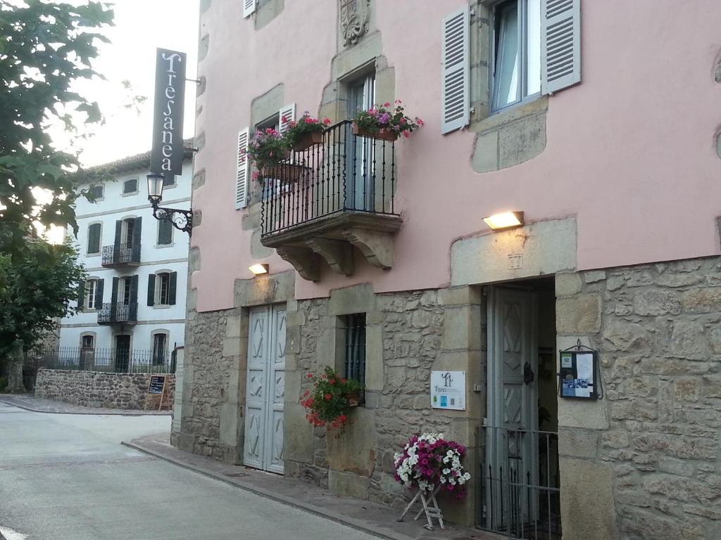 Tresanea Apartamentos Ituren Bagian luar foto